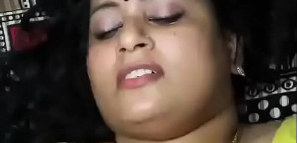  homely aunty  and neighbour uncle in chennai having sex